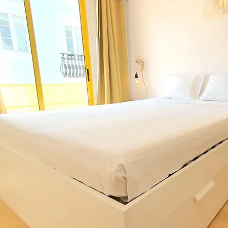 شقة Lovelystay - Yellow Submarine House *