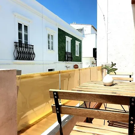 Lovelystay - Yellow Submarine House