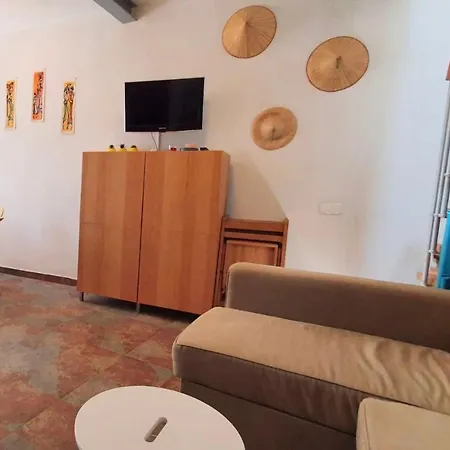 Lovelystay - Yellow Submarine House *