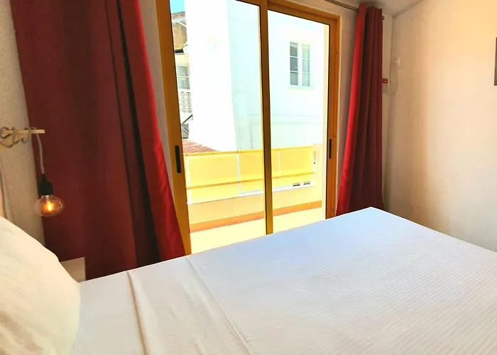 Lovelystay - Yellow Submarine House 拉哥斯