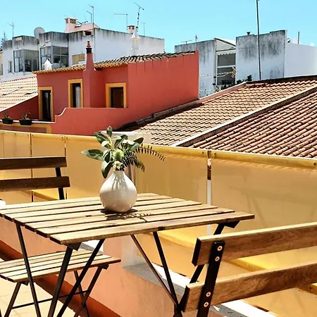 Lovelystay - Yellow Submarine House