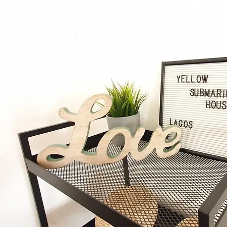 Apartment Lovelystay - Yellow Submarine House