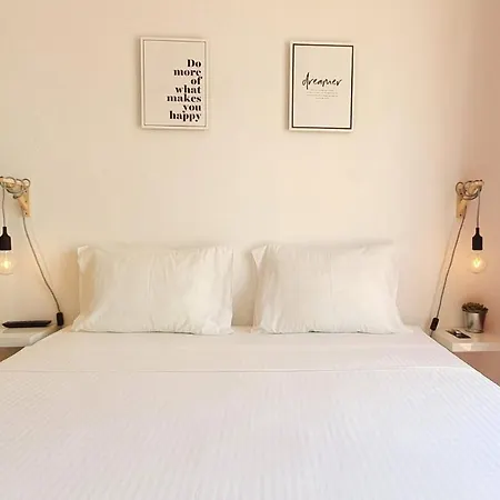 Lovelystay - Yellow Submarine House Apartment *