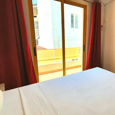 Lovelystay - Yellow Submarine House לאגוּ‏ש